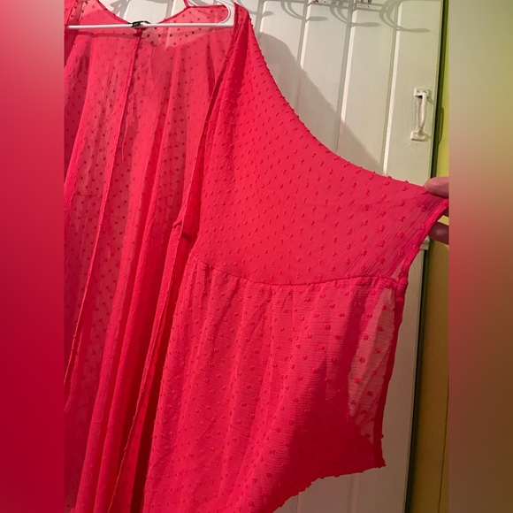 Torrid Pink Raspberry Chiffon
Clip Dot Cocoon Kimono Womens size plus size 5/6 - Picture 5 of 9